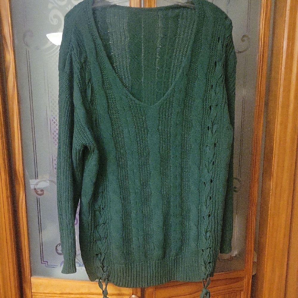 Women's Green Cable Knit Sweater Worn Once